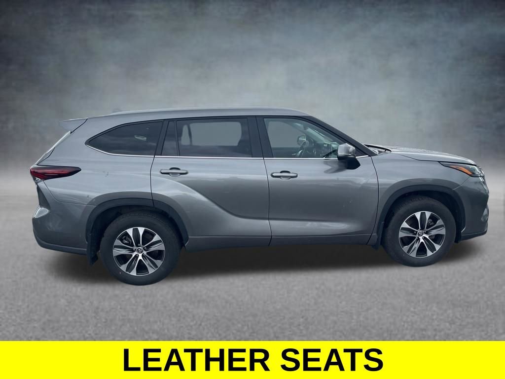 Used 2026 Toyota Highlander XLE AWD/4WD image 7