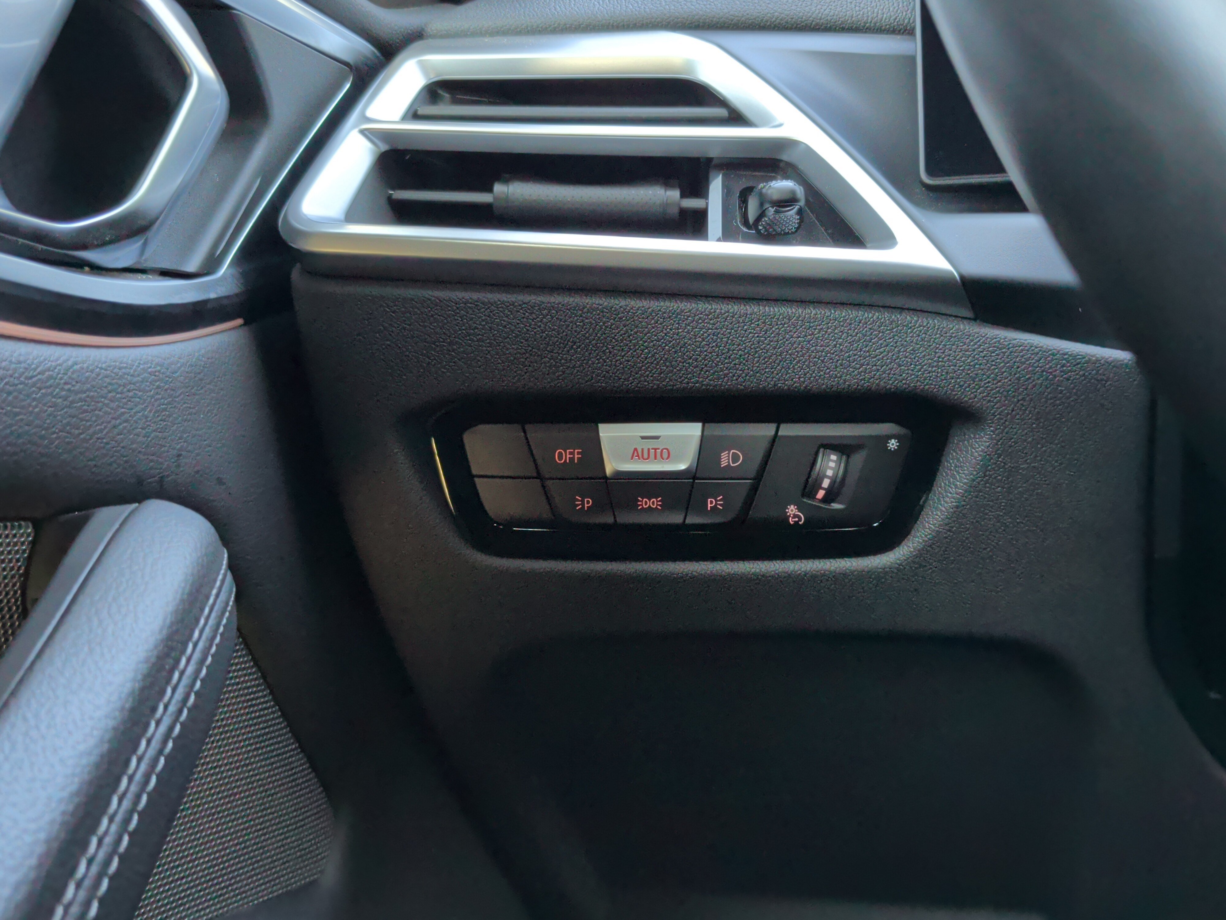 Certified 2026 BMW M440i Coupe RWD image 25
