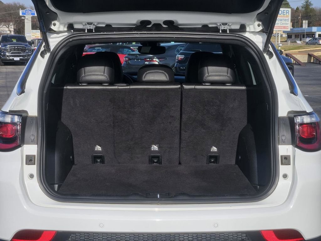 Used 2024 Jeep Compass Limited image 10