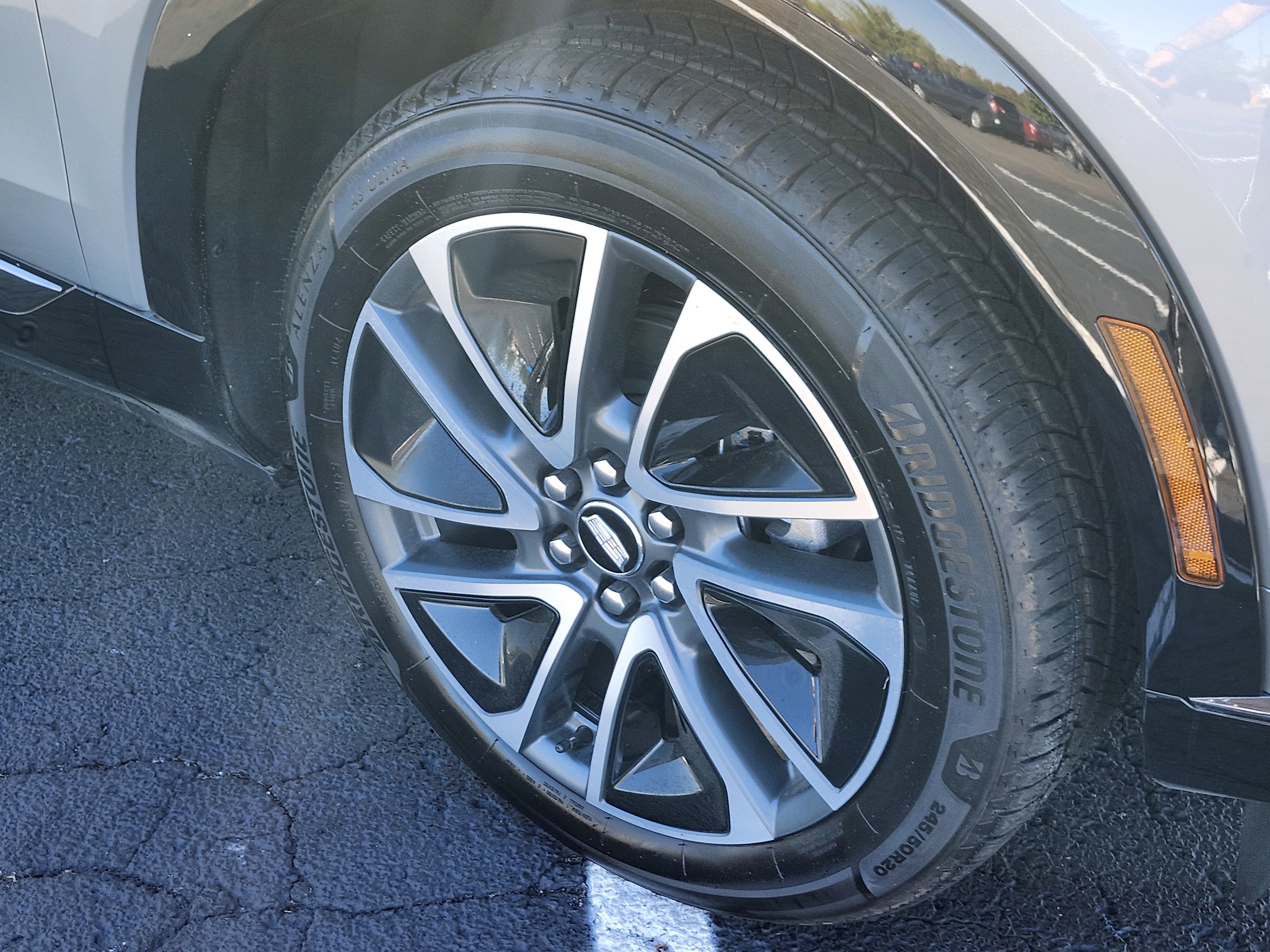 Used 2025 Cadillac Optiq Sport 1 image 32