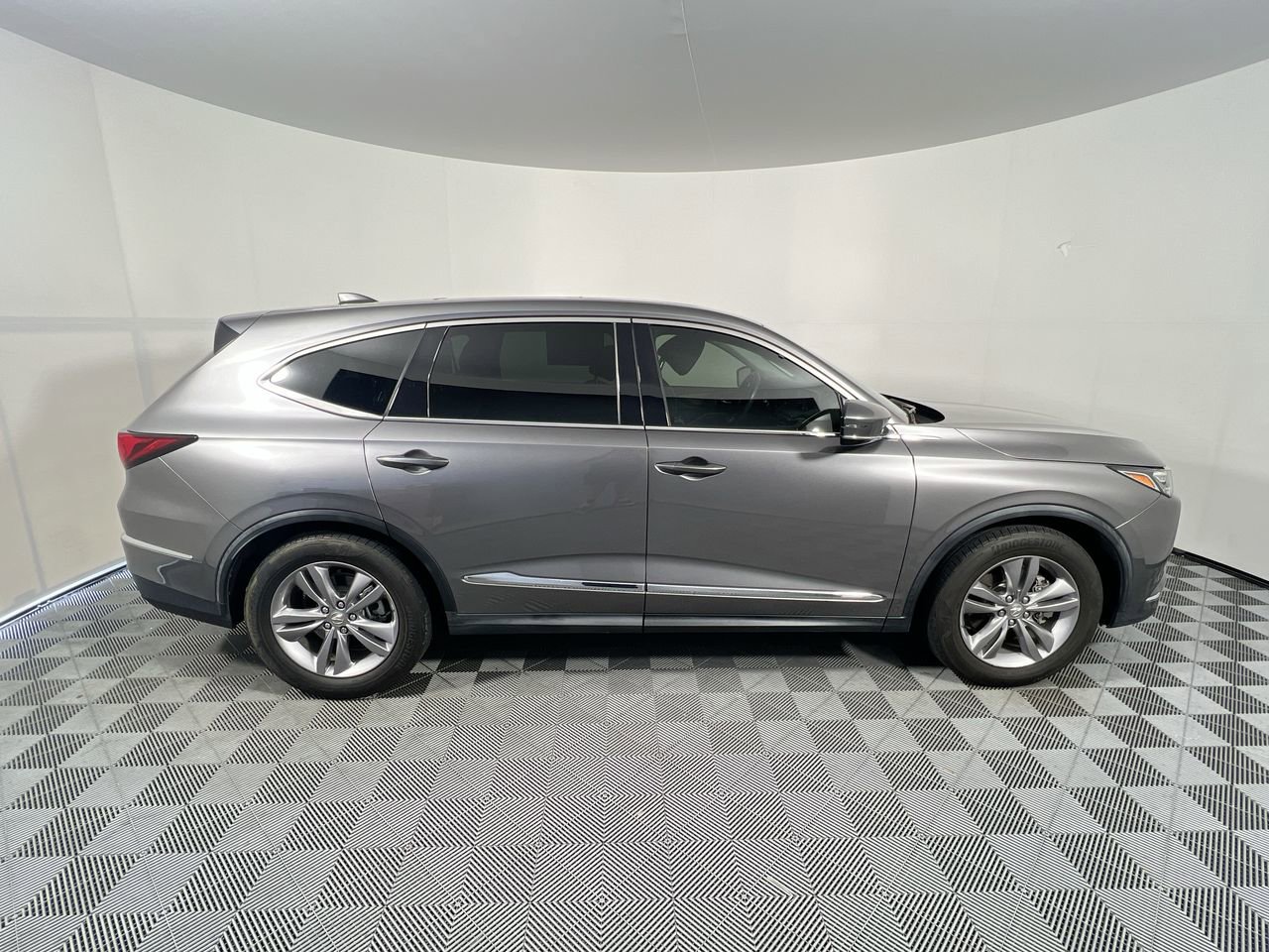 Used 2022 Acura MDX FWD image 2