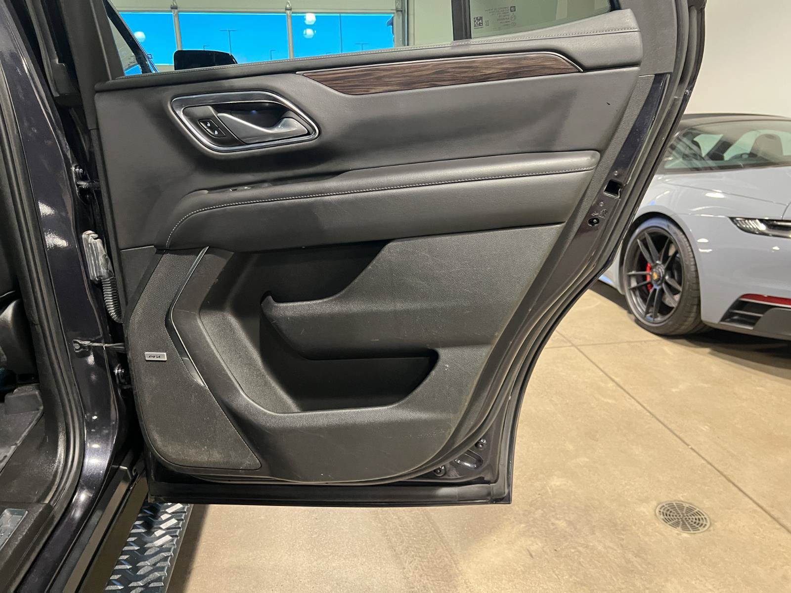 Used 2022 Chevrolet Tahoe Z71 AWD/4WD image 38