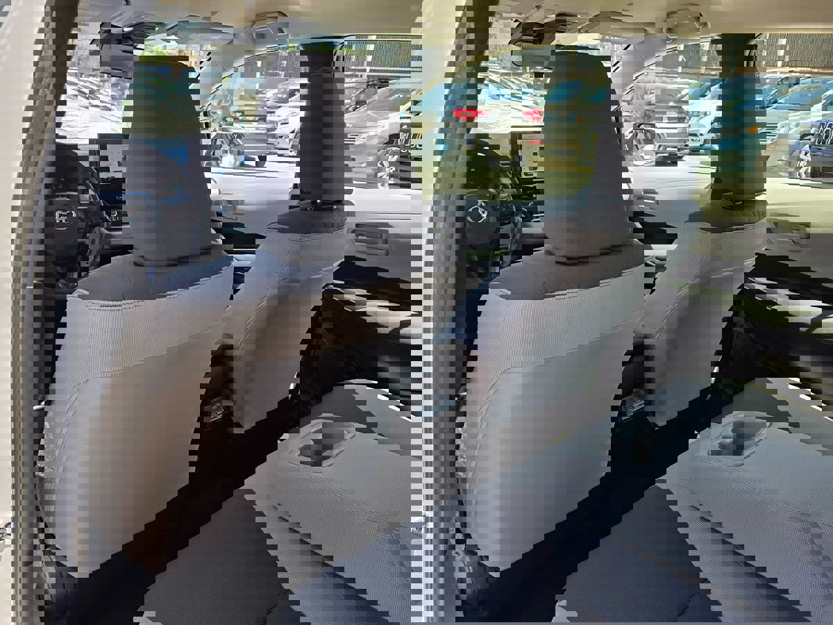 Used 2023 Toyota Corolla LE image 28