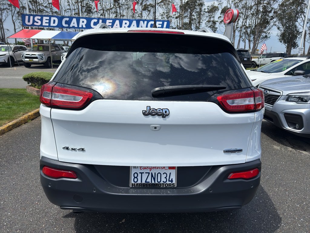 Used 2017 Jeep Cherokee Latitude w/ Safety/Convenience Group AWD/4WD image 4