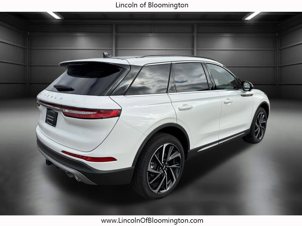 New 2025 Lincoln Corsair Reserve w/ Towing Package image 6