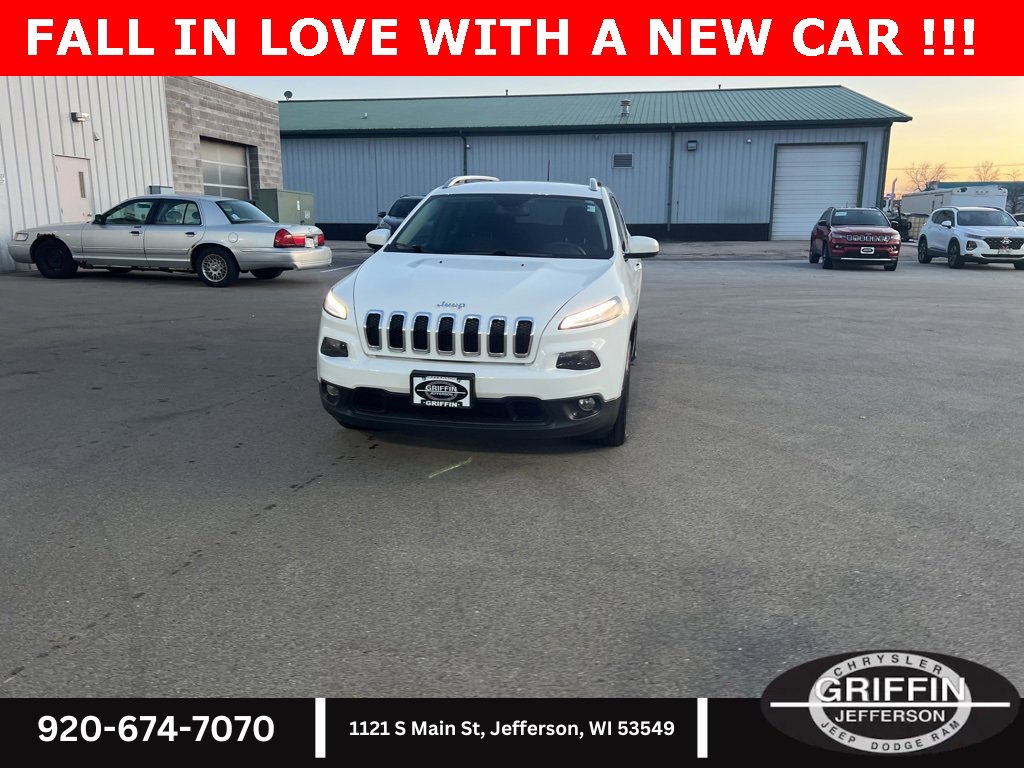 Used 2017 Jeep Cherokee Latitude w/ Cold Weather Group image 4