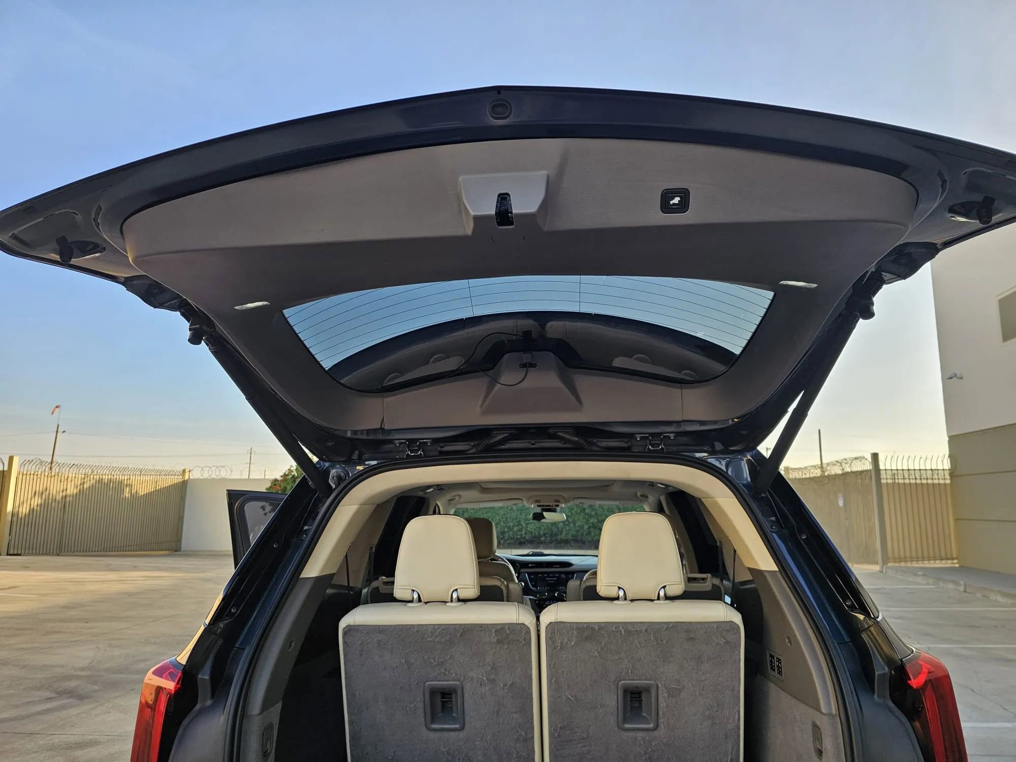 Used 2020 Cadillac XT6 Premium Luxury FWD image 16