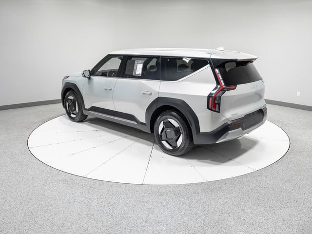 Used 2024 Kia EV9 Light RWD image 34