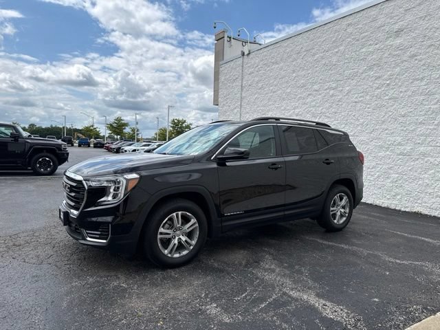 Used 2022 GMC Terrain SLE w/ Driver Convenience Package AWD/4WD image 3