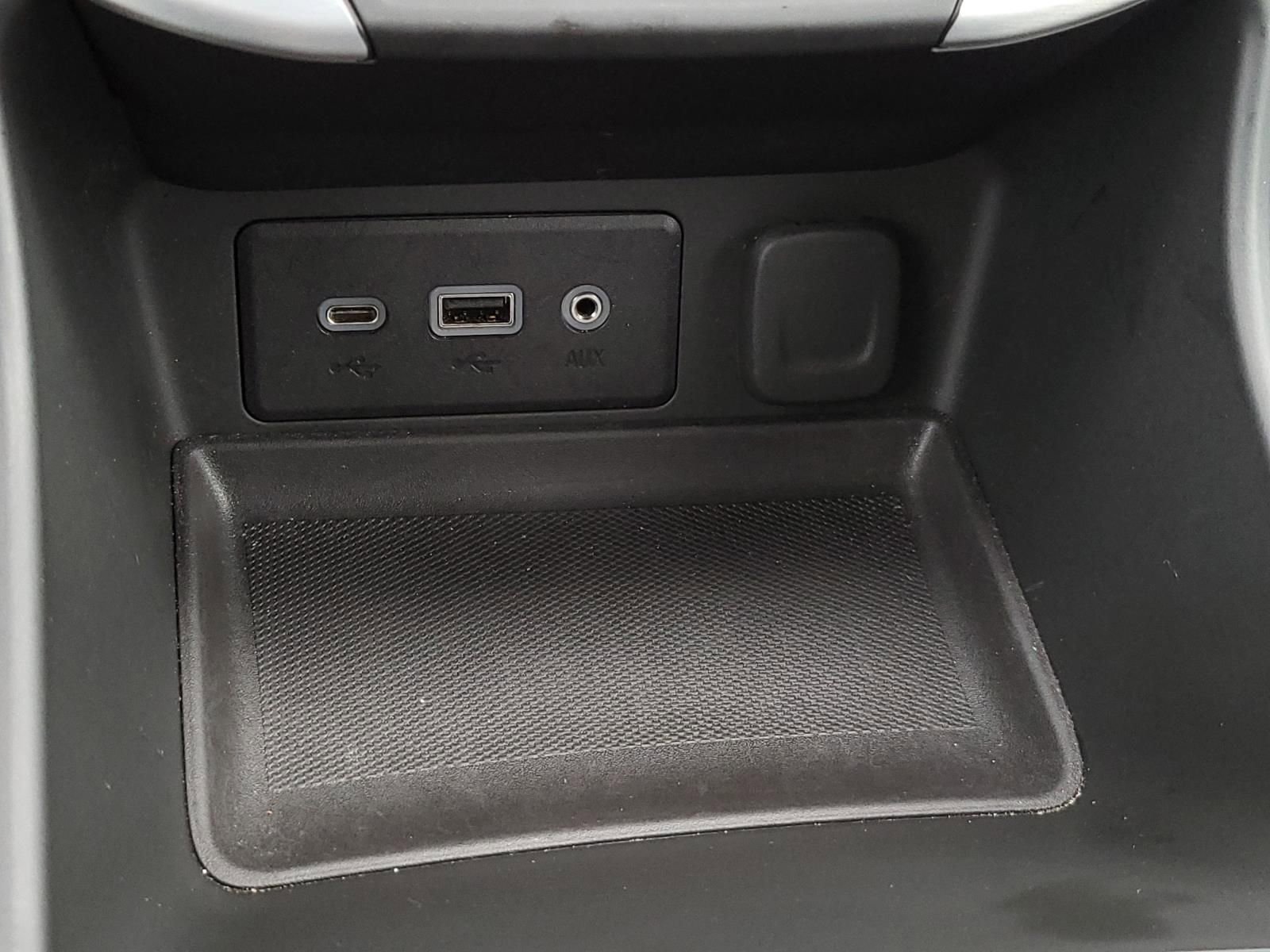 Used 2022 GMC Terrain SLE image 23