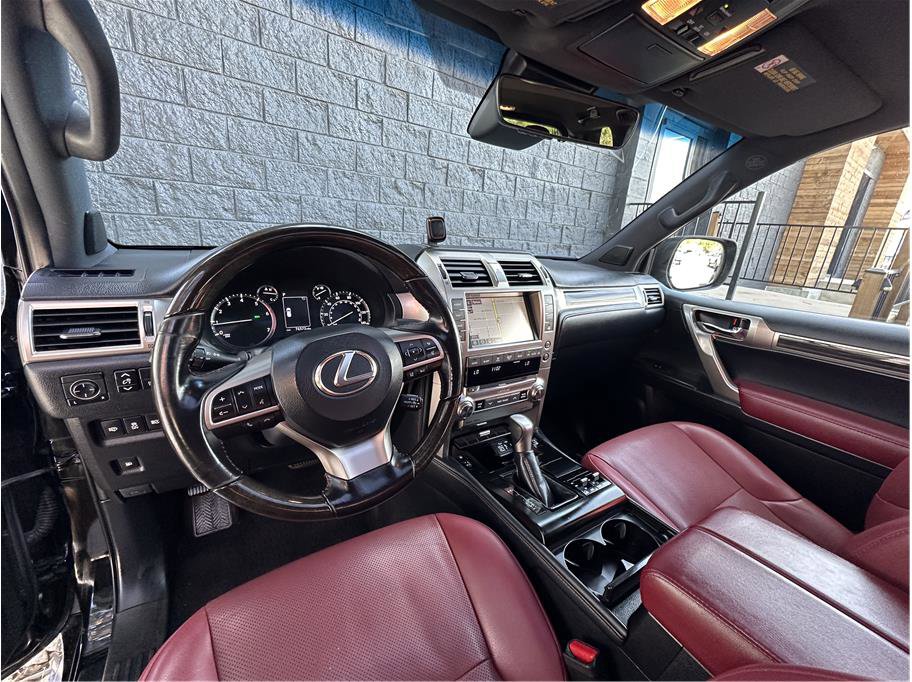 Used 2020 Lexus GX 460 Premium w/ Premium Package AWD/4WD image 2