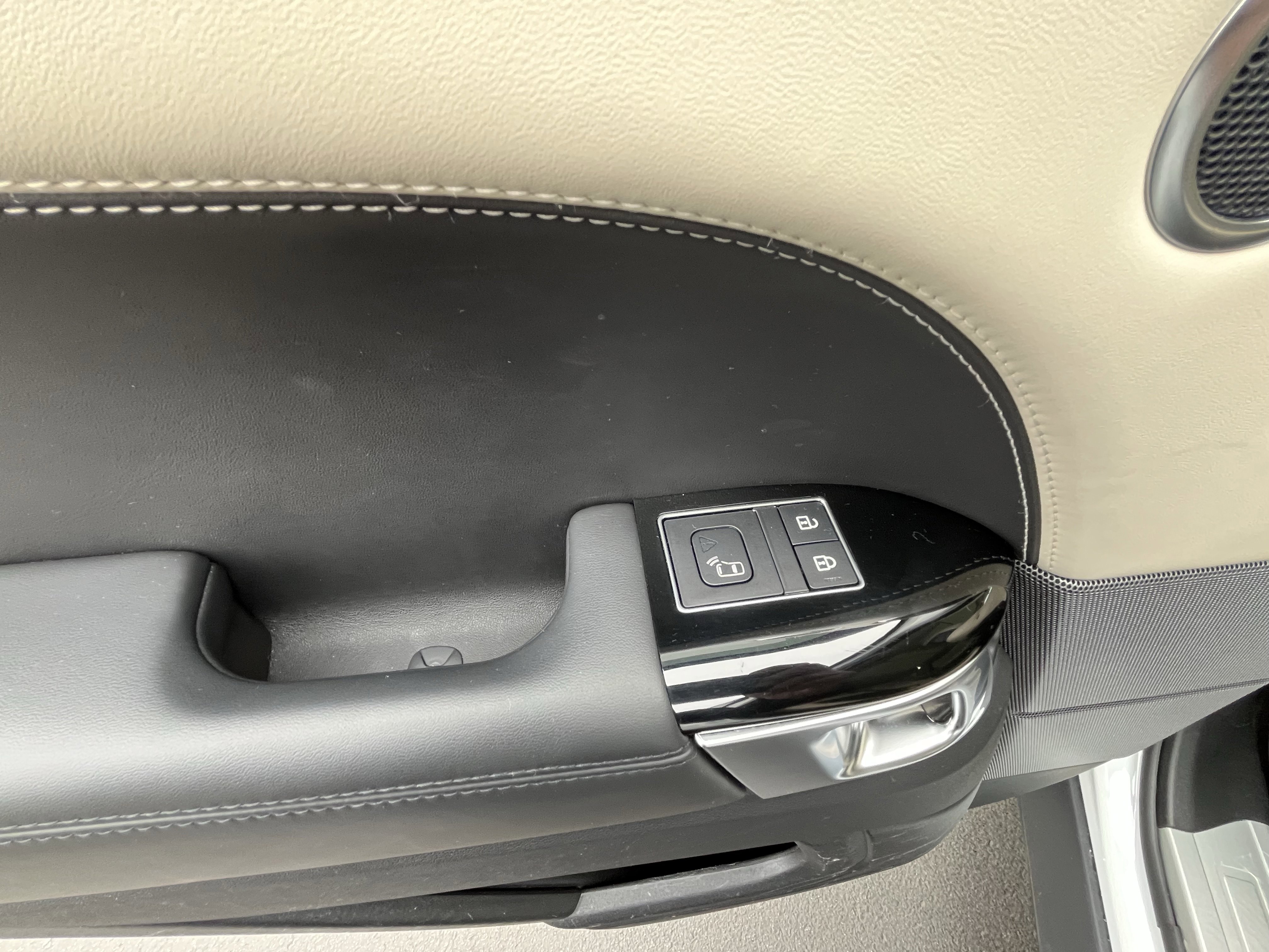 Used 2021 Land Rover Range Rover Sport HST image 26