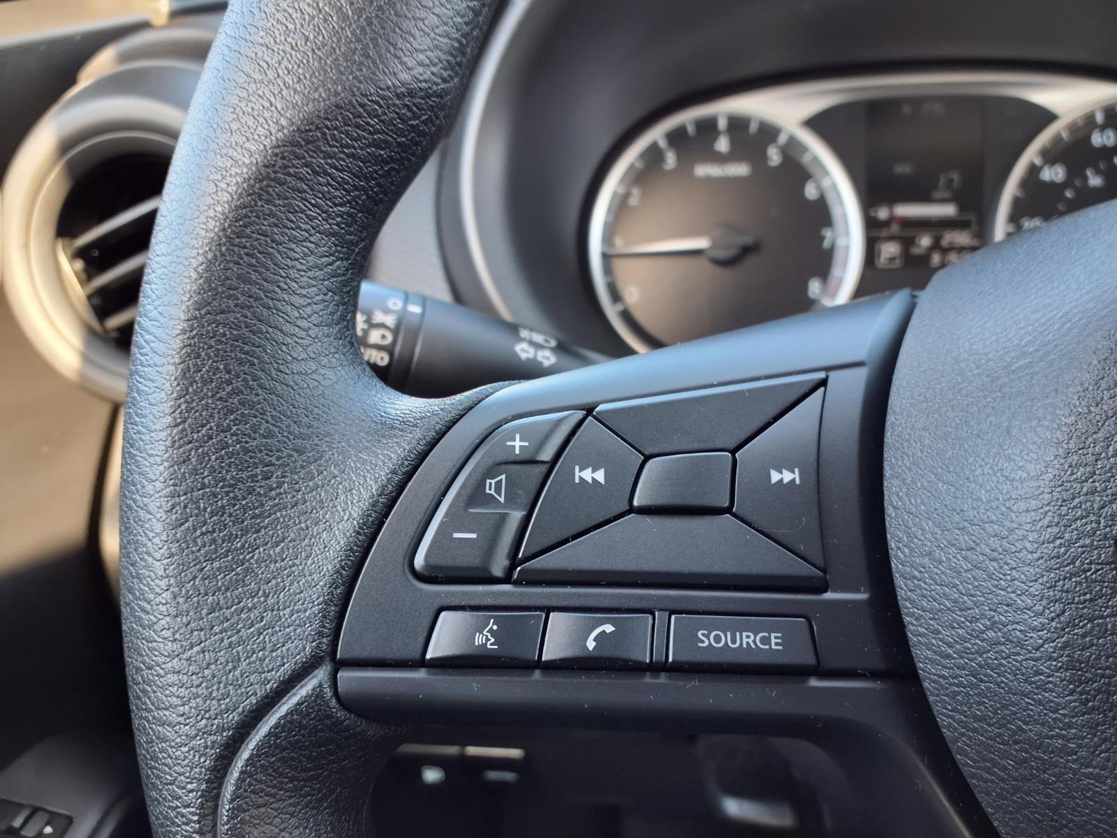 Used 2025 Nissan Kicks Play S image 11