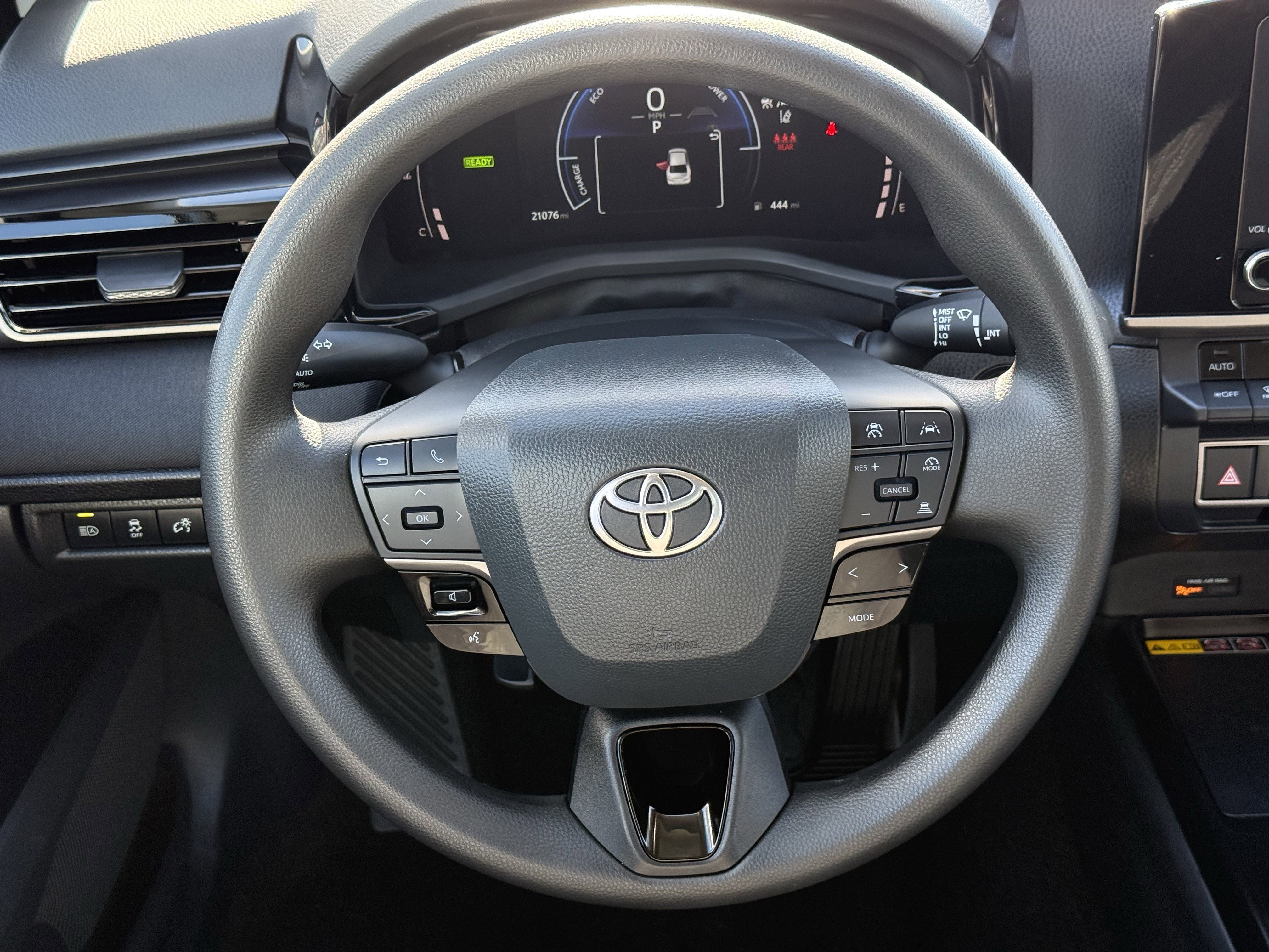 Used 2025 Toyota Camry LE image 15