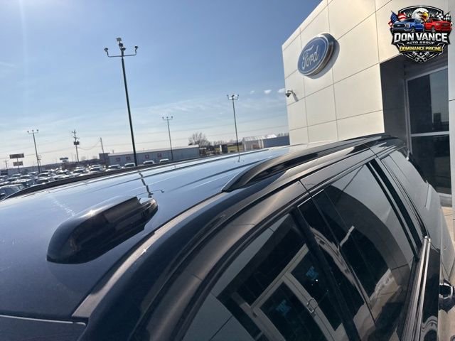 Used 2025 Chevrolet Suburban Z71 image 10