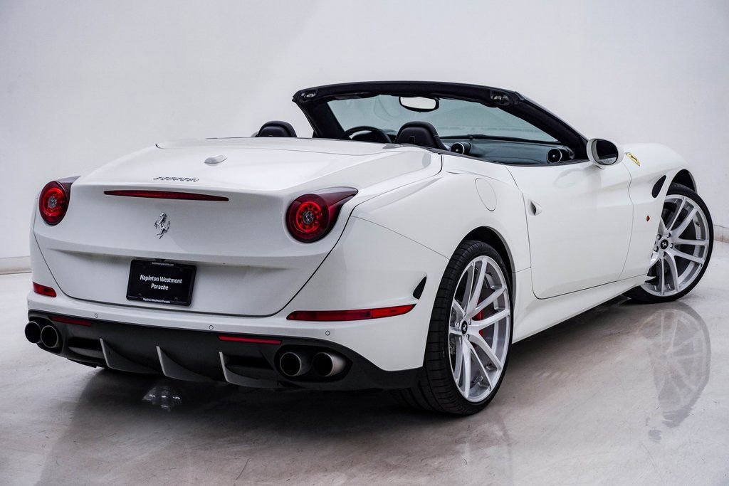 Used 2015 Ferrari California T image 13
