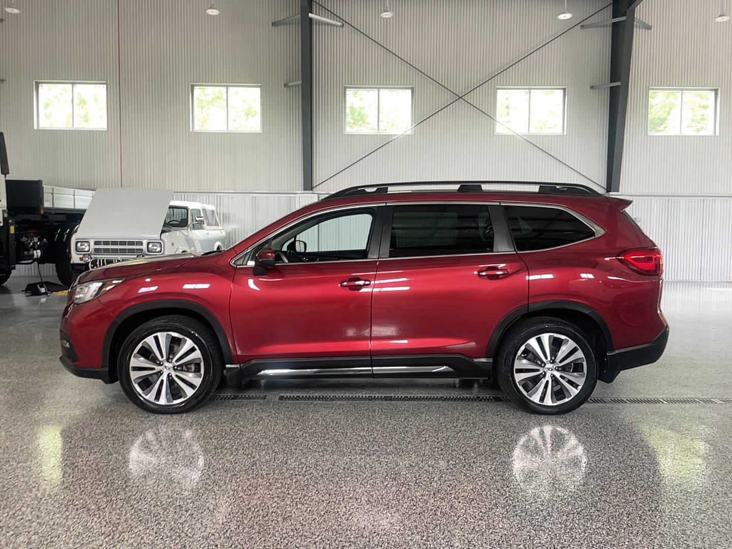 Used 2020 Subaru Ascent Limited w/ Technology Package AWD/4WD image 2