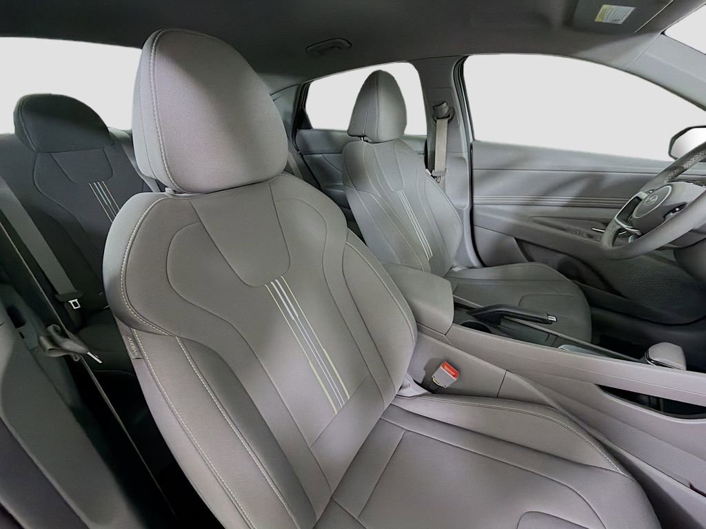 Used 2025 Hyundai Elantra Sport FWD image 27
