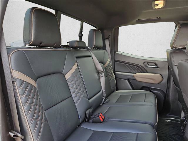 Used 2025 GMC Canyon Denali AWD/4WD image 16