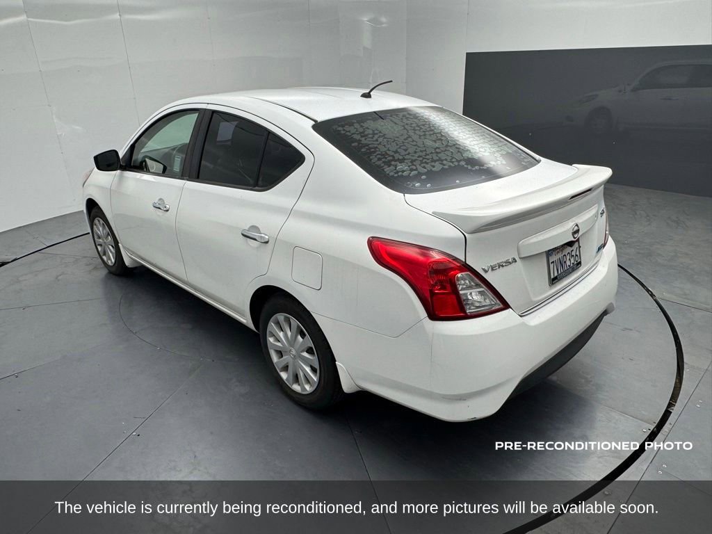 Used 2016 Nissan Versa SV FWD image 3