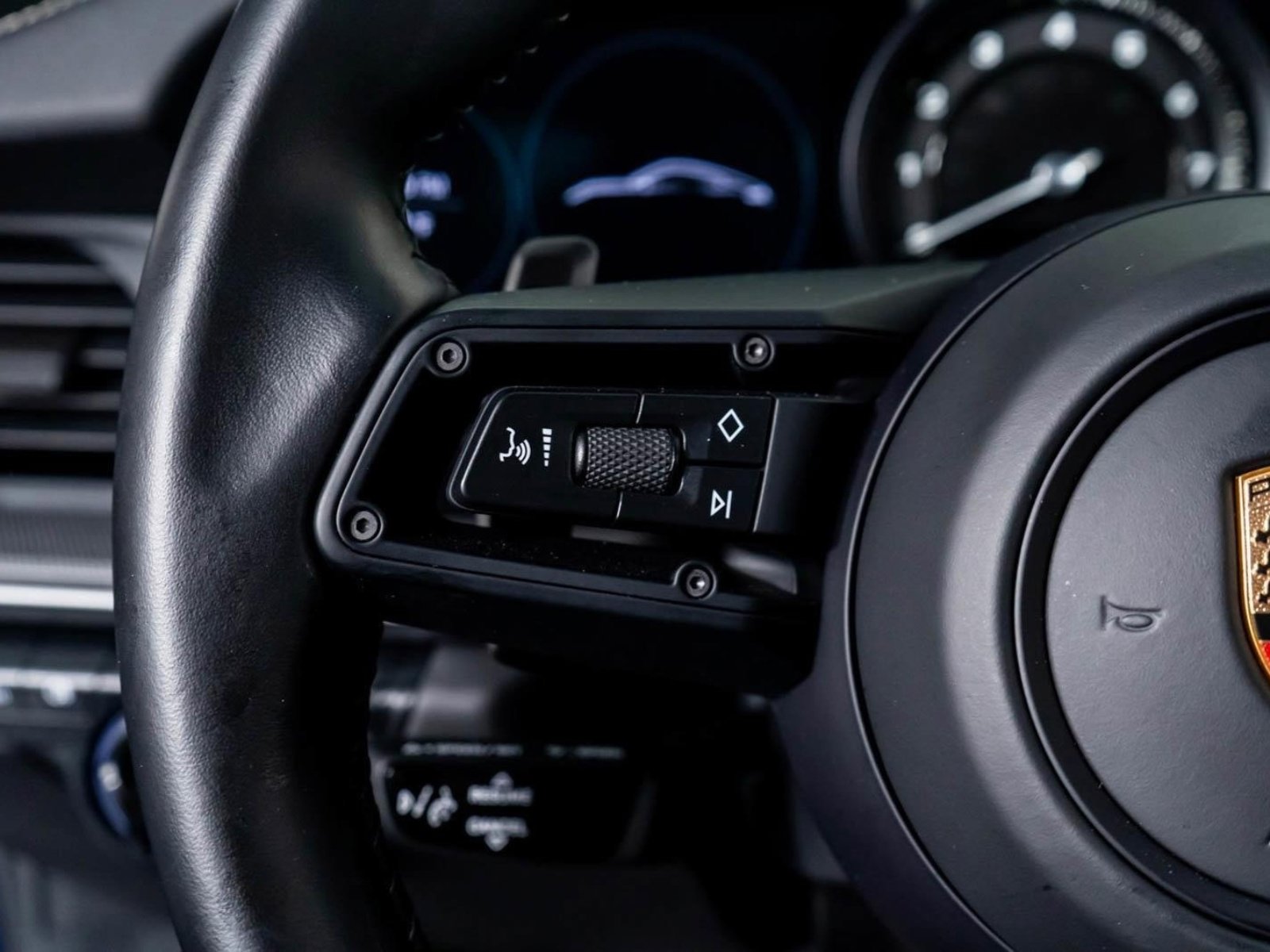 Used 2024 Porsche 911 Carrera 4S w/ Sport Package image 29