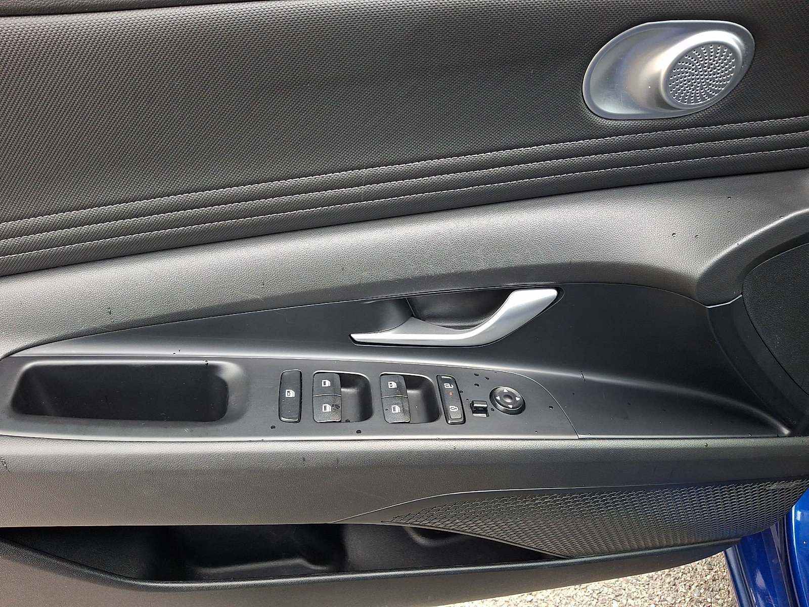 Used 2024 Hyundai Elantra Limited FWD image 14