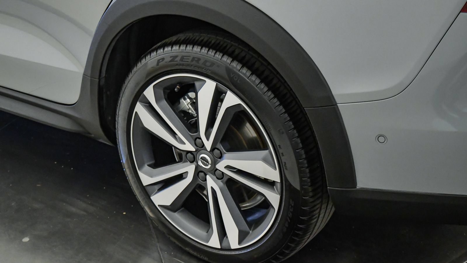 Certified 2025 Volvo V60 B5 Cross Country Plus AWD/4WD image 11