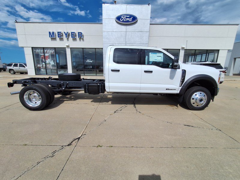 New 2025 Ford F550 4x4 Crew Cab image 1