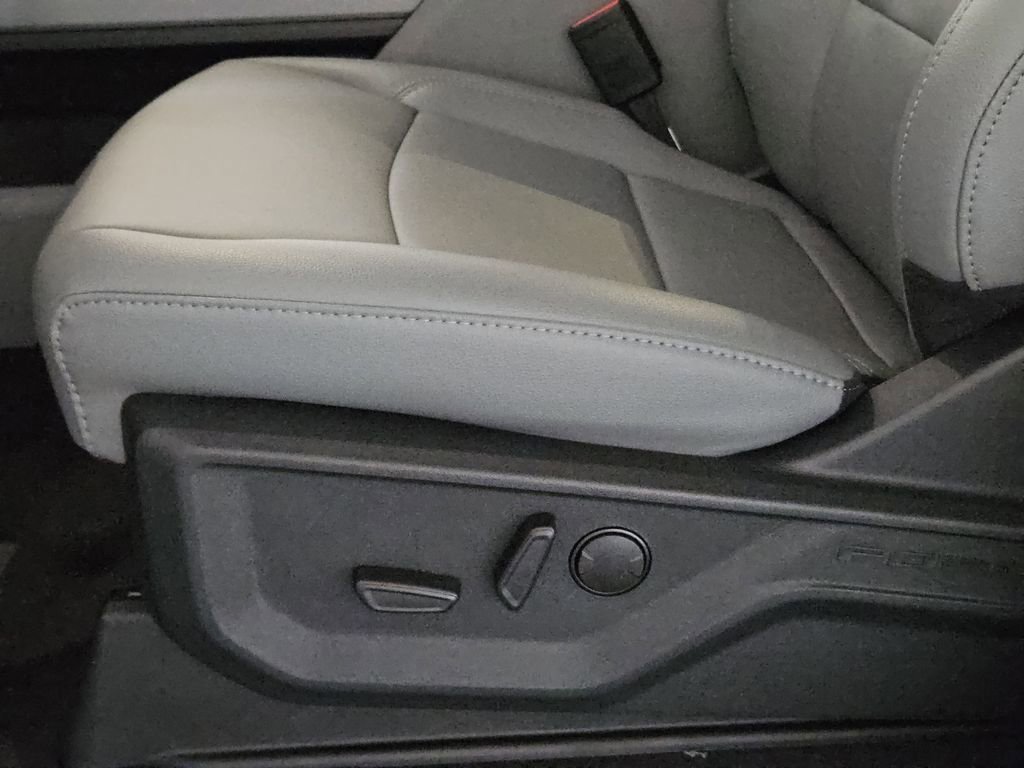 New 2025 Ford F150 Lightning Flash image 33