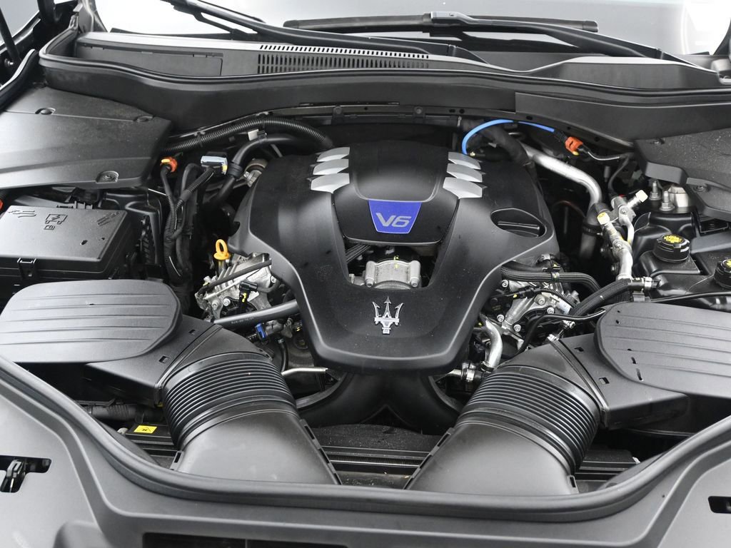 Used 2022 Maserati Levante Modena image 9
