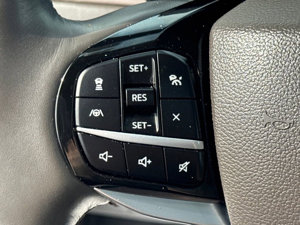 Used 2023 Ford Explorer Platinum w/ Technology Package image 38
