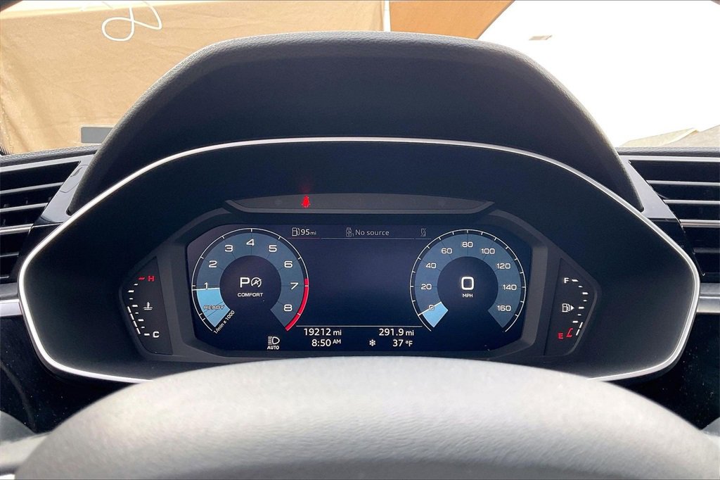 Used 2025 Audi Q3 2.0T Premium image 19