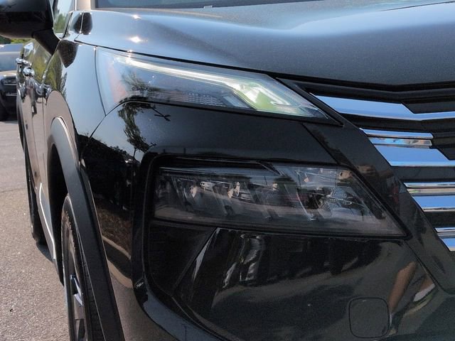 Used 2025 Nissan Rogue SV FWD image 11