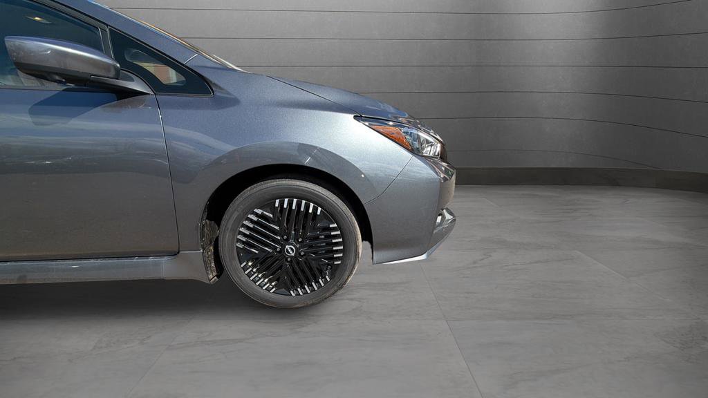 Used 2025 Nissan Leaf SV Plus image 14