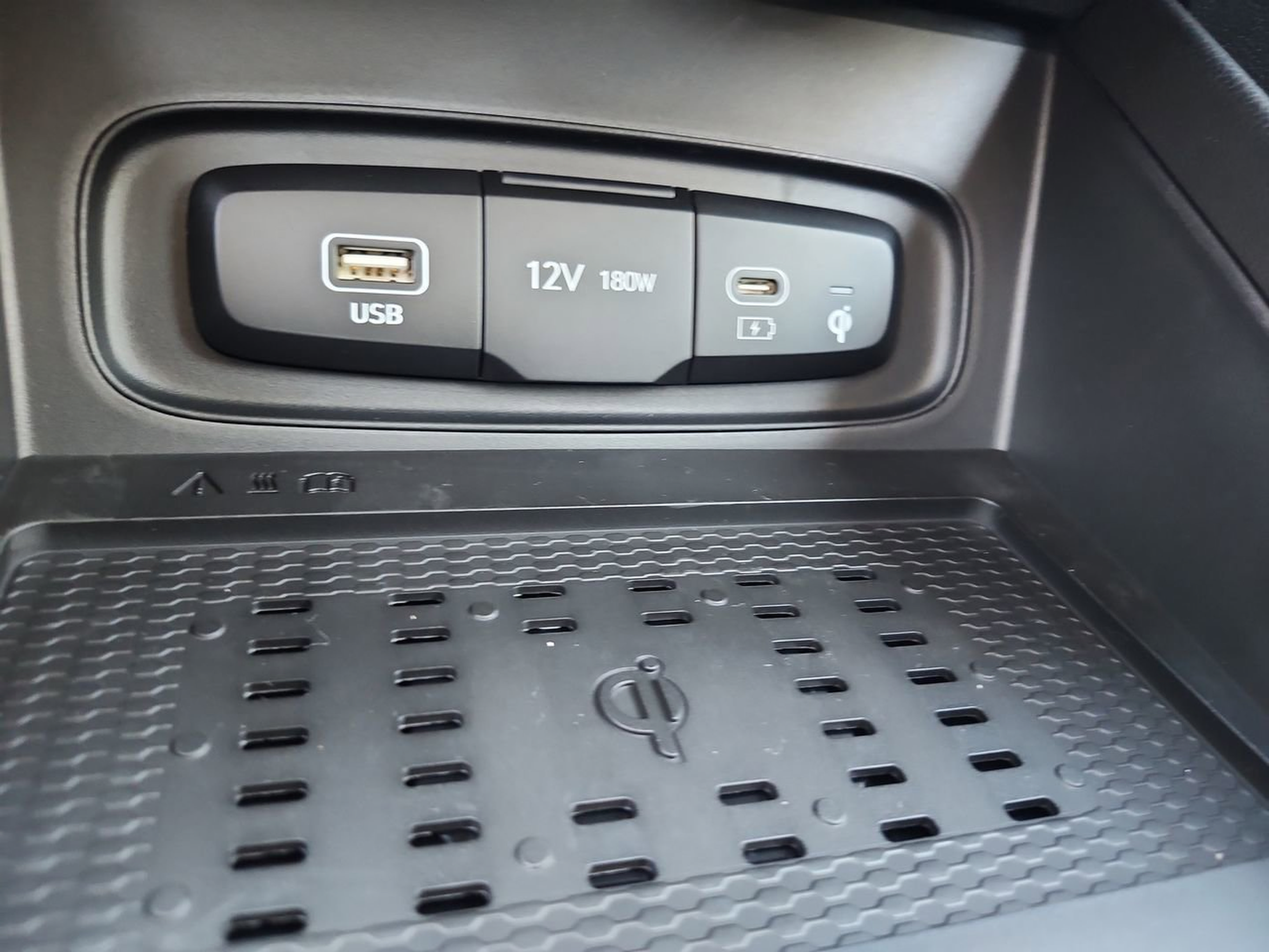 Certified 2026 Hyundai Venue SEL FWD image 30