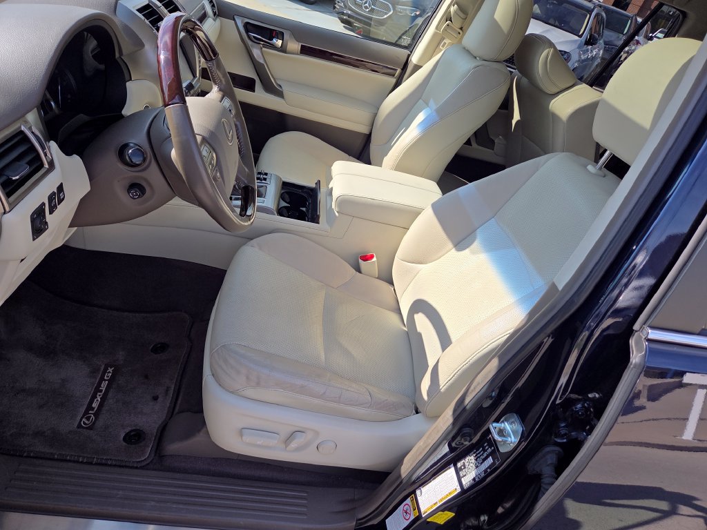 Used 2018 Lexus GX 460 Premium w/ Premium Package AWD/4WD image 31