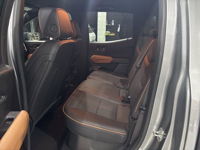 Used 2024 GMC Canyon AT4 w/ Technology Package image 30