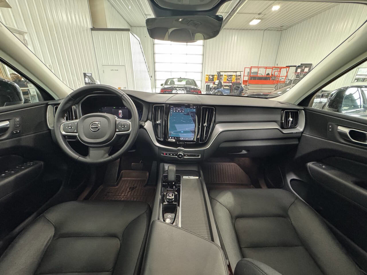 Used 2024 Volvo XC60 B5 Core AWD/4WD image 9
