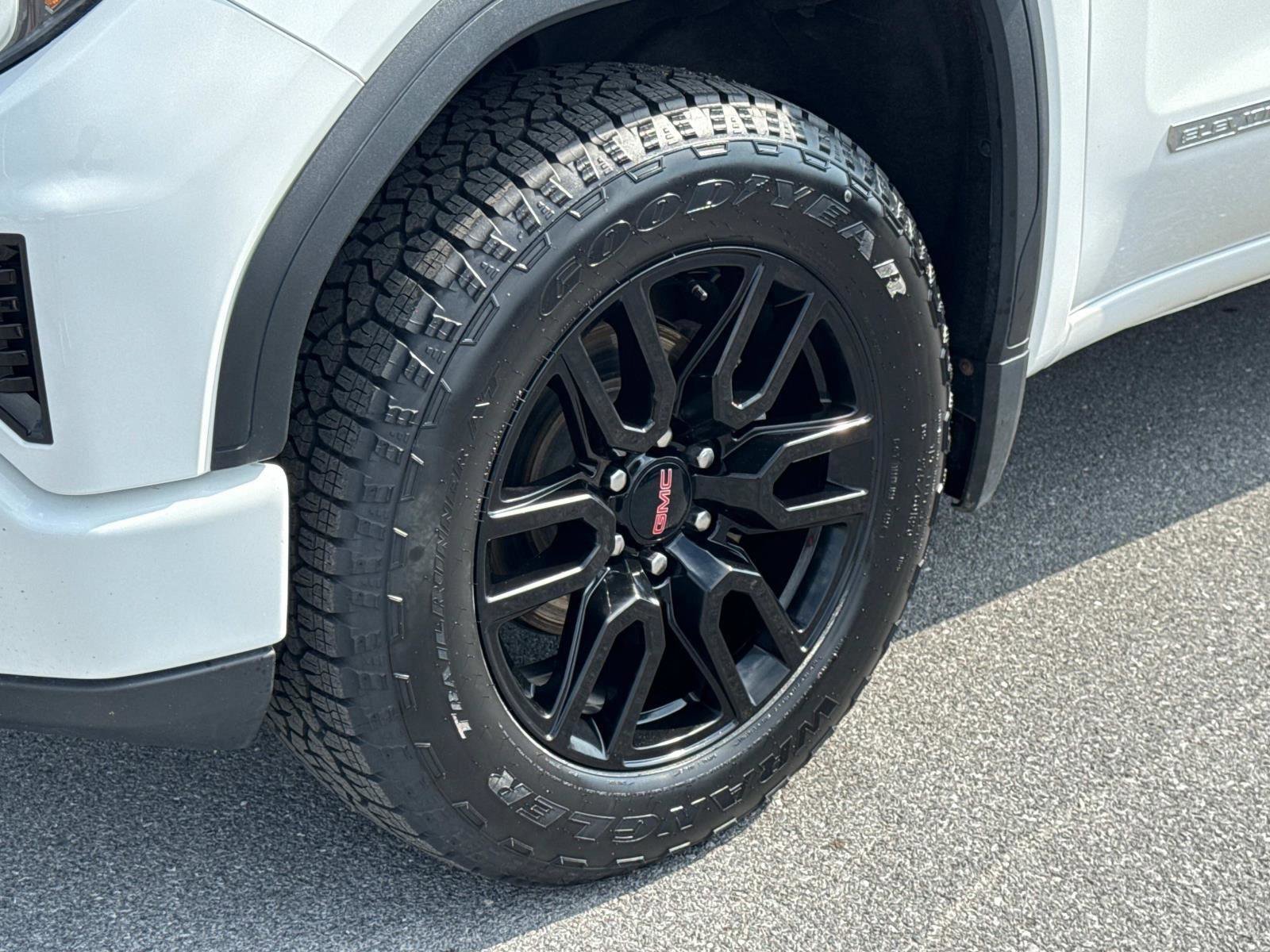 Used 2023 GMC Sierra 1500 Elevation image 28