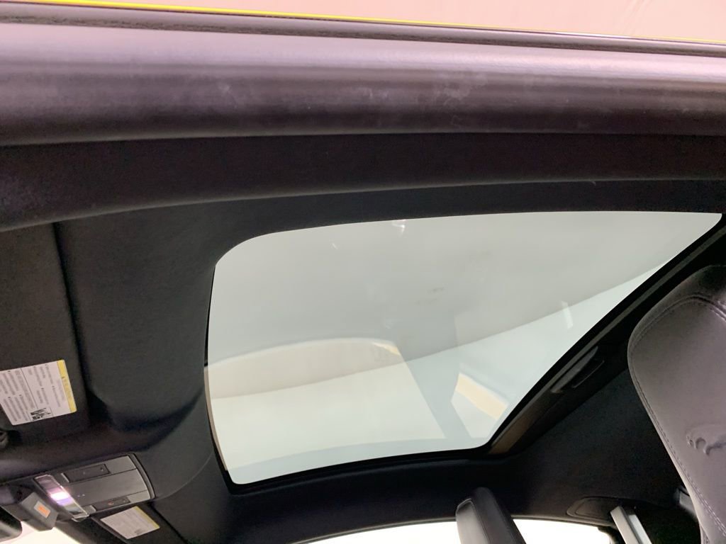 Used 2021 Jaguar F-TYPE R-Dynamic image 30