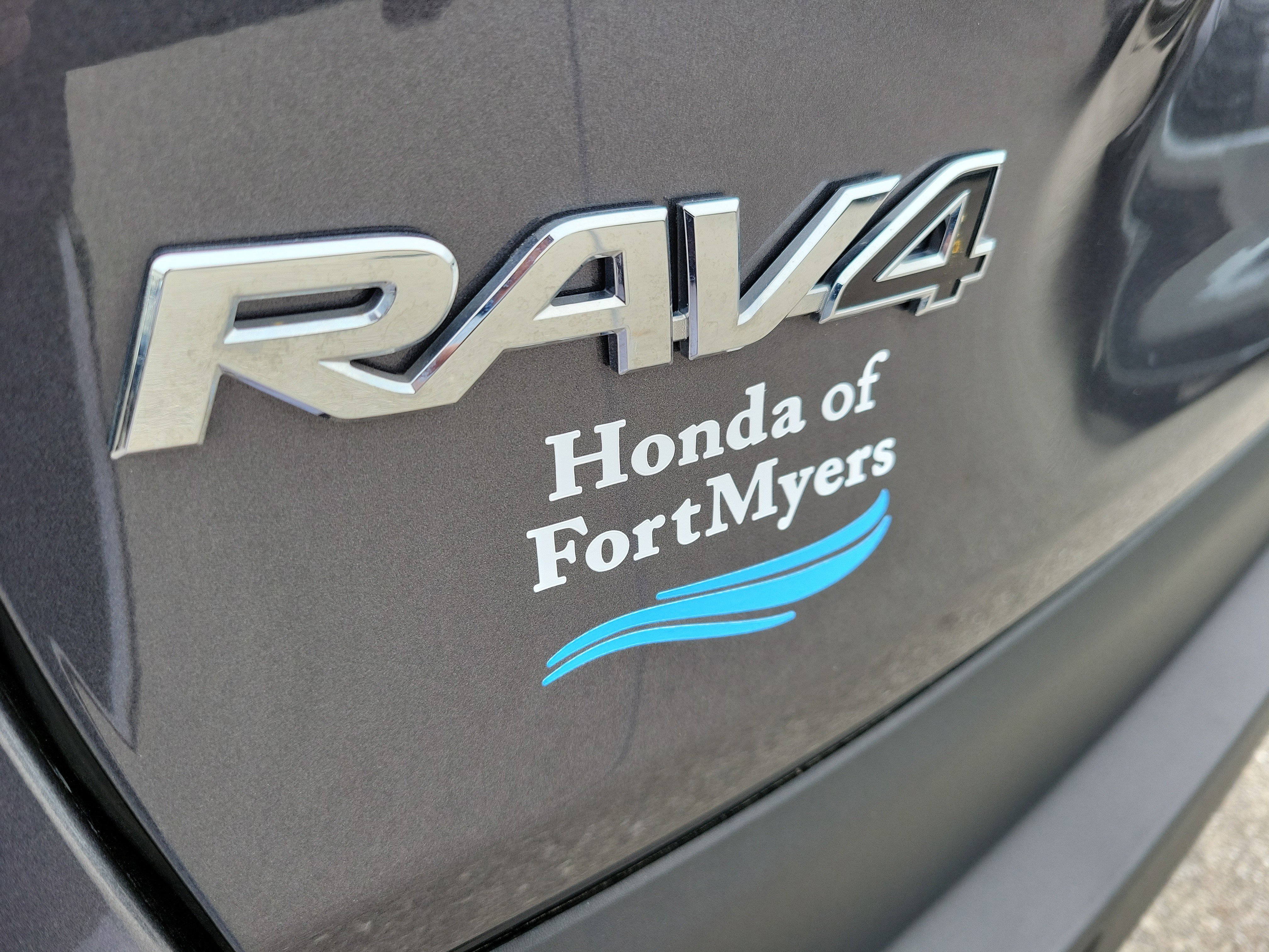 Used 2025 Toyota RAV4 XLE w/ Convenience Package image 11