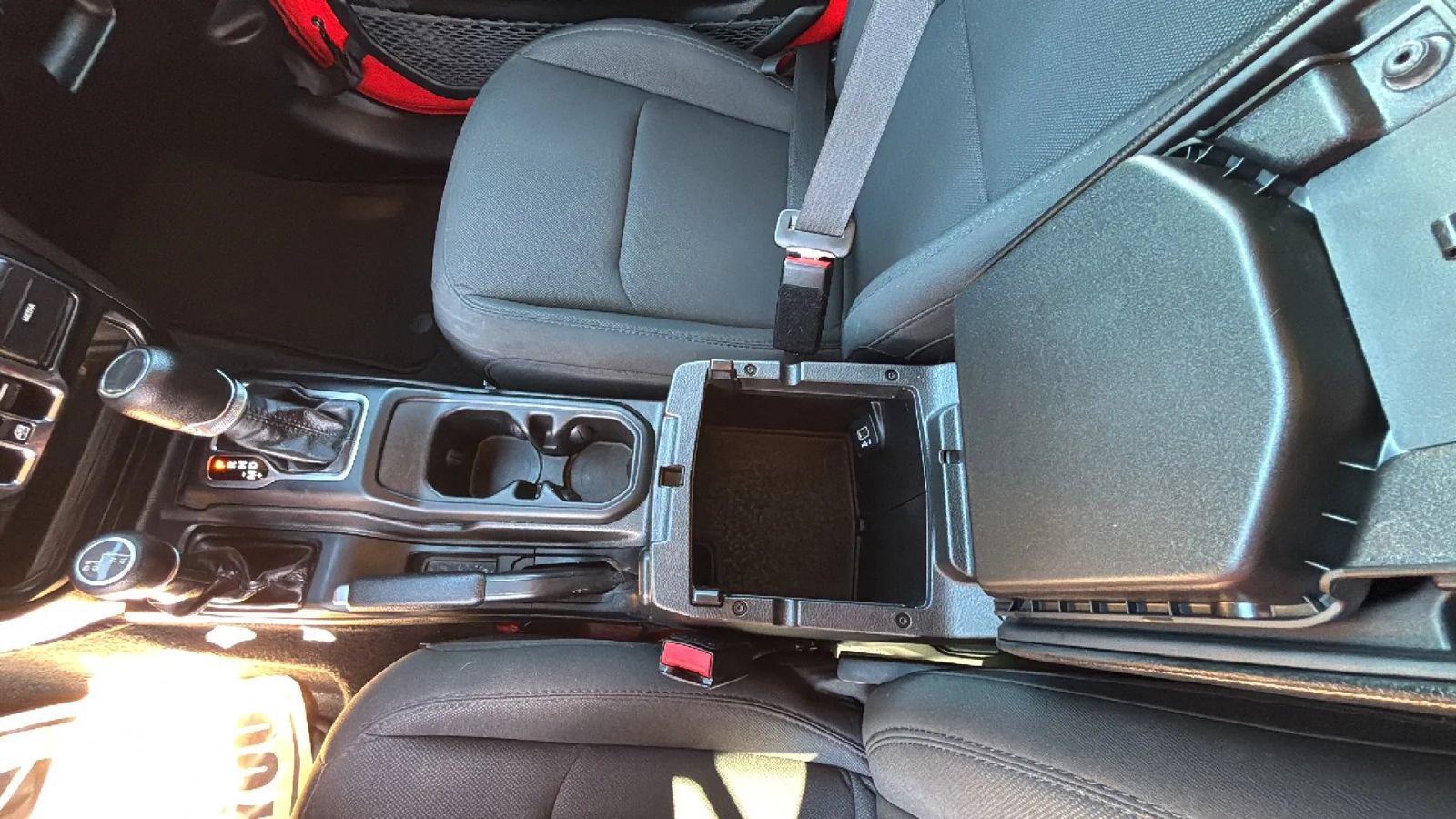 Used 2023 Jeep Gladiator Sport AWD/4WD image 31