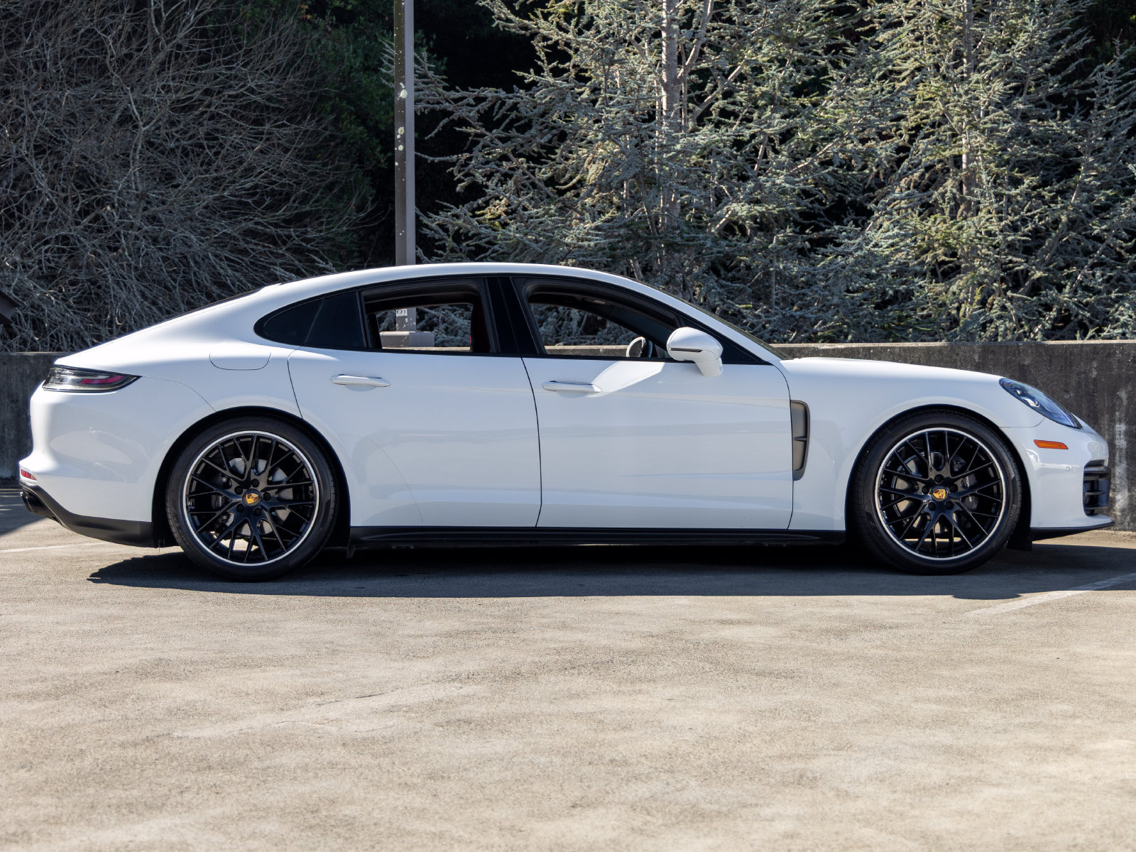 Used 2023 Porsche Panamera 4 Platinum Edition AWD/4WD image 12