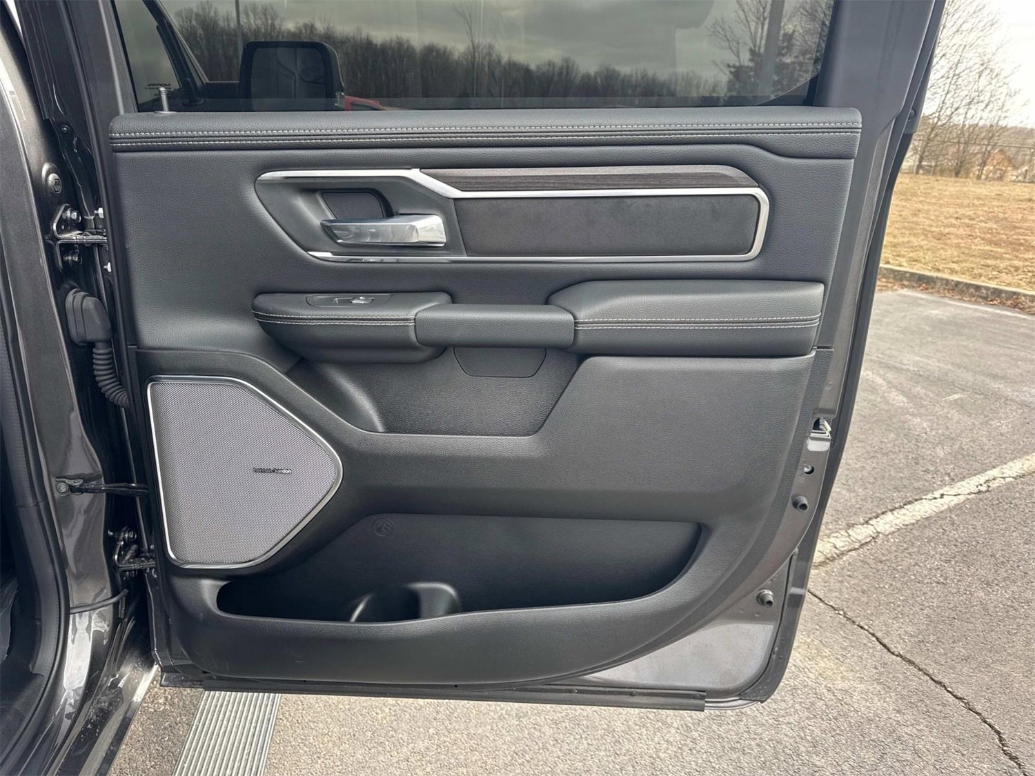 Used 2025 RAM 1500 Laramie w/ Night Edition image 20