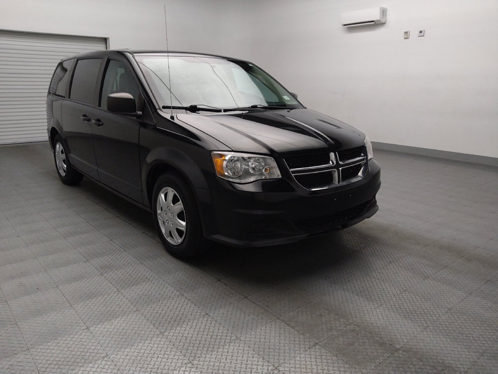 Used 2018 Dodge Grand Caravan SE w/ UConnect Hands-Free Group FWD image 13