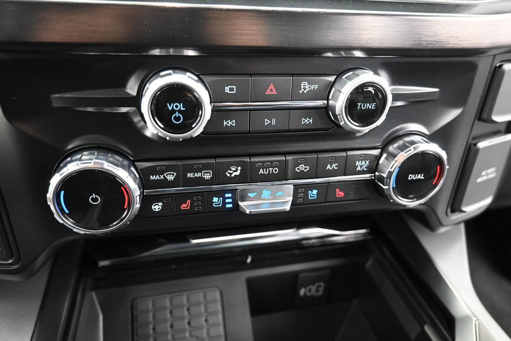New 2027 Ford F350 Lariat w/ Black Appearance Package AWD/4WD image 17