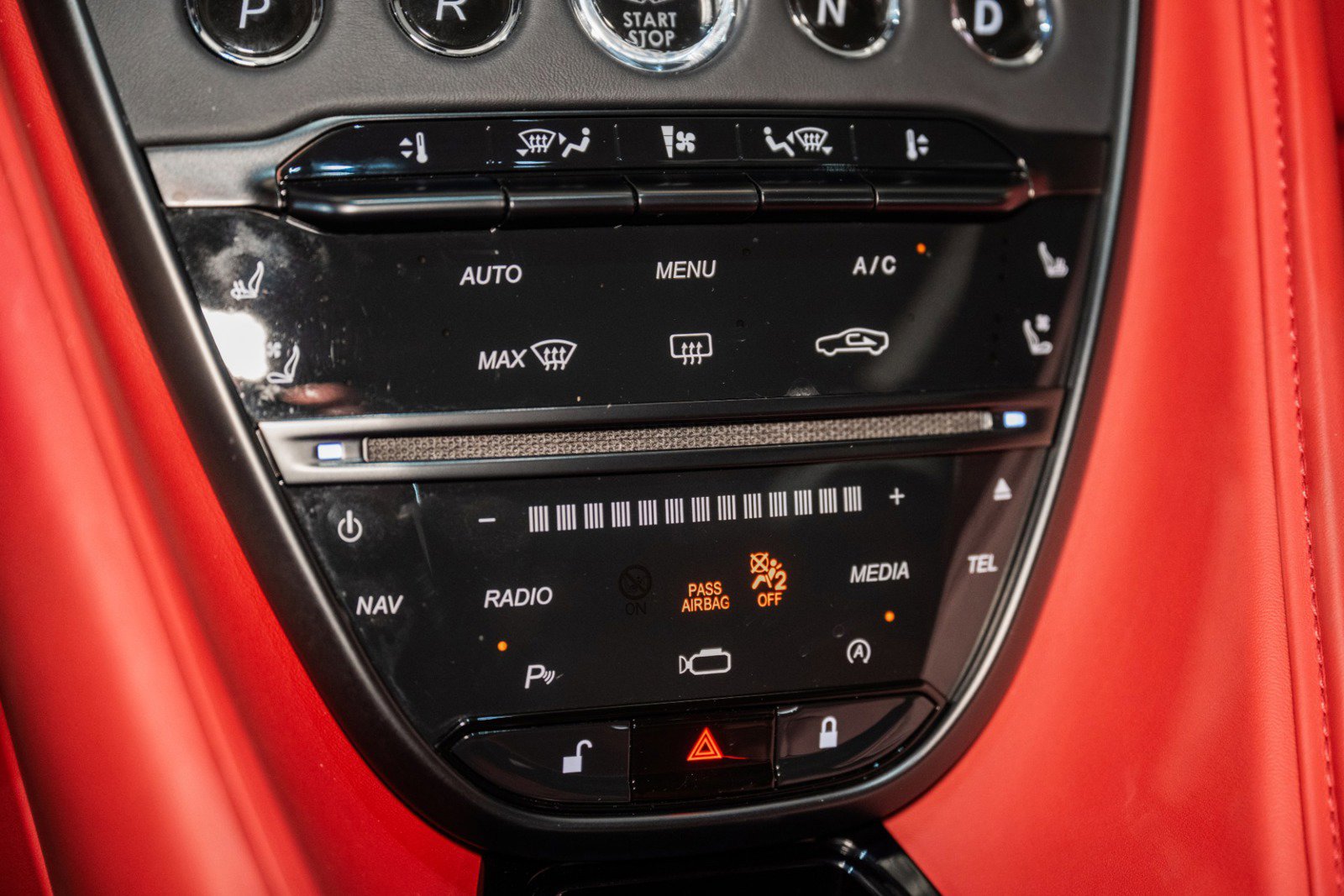 Used 2023 Aston Martin DB11 V8 image 29