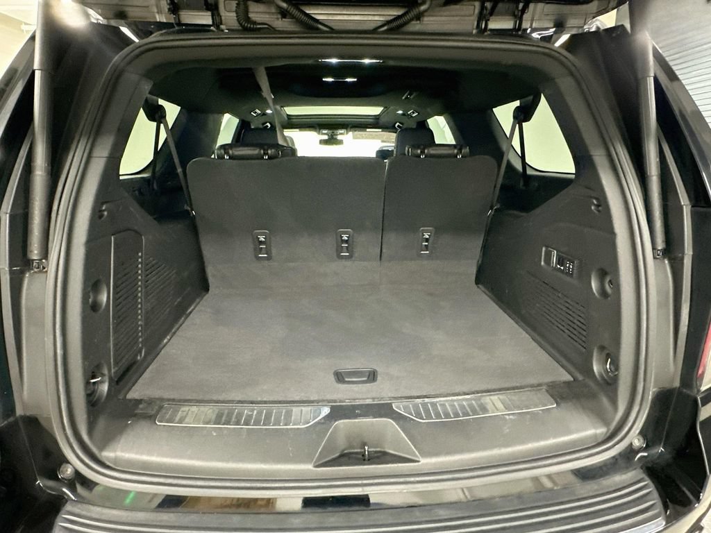 Used 2021 Chevrolet Suburban RST w/ Luxury Package AWD/4WD image 28