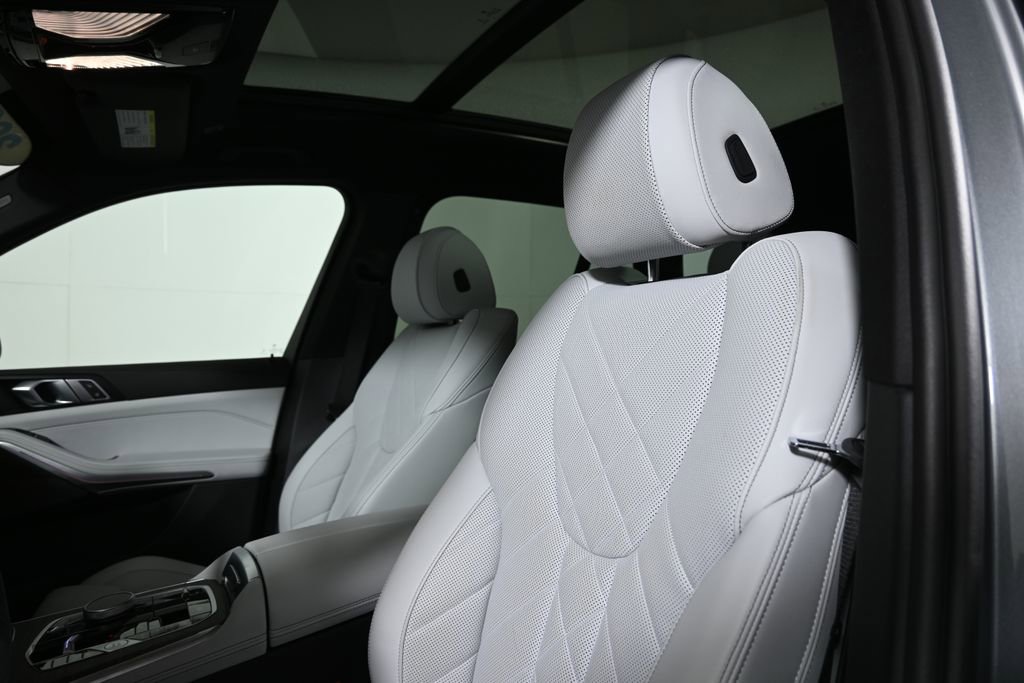 Certified 2024 BMW X5 xDrive50e w/ Premium Package image 16