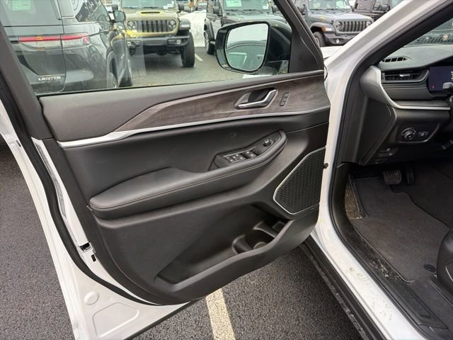 New 2026 Jeep Grand Cherokee Limited image 15